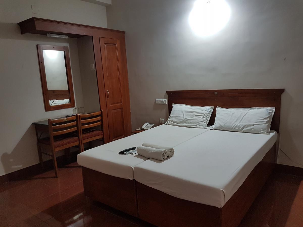 Hotel Shalimar Metro Kochi Zewnętrze zdjęcie
