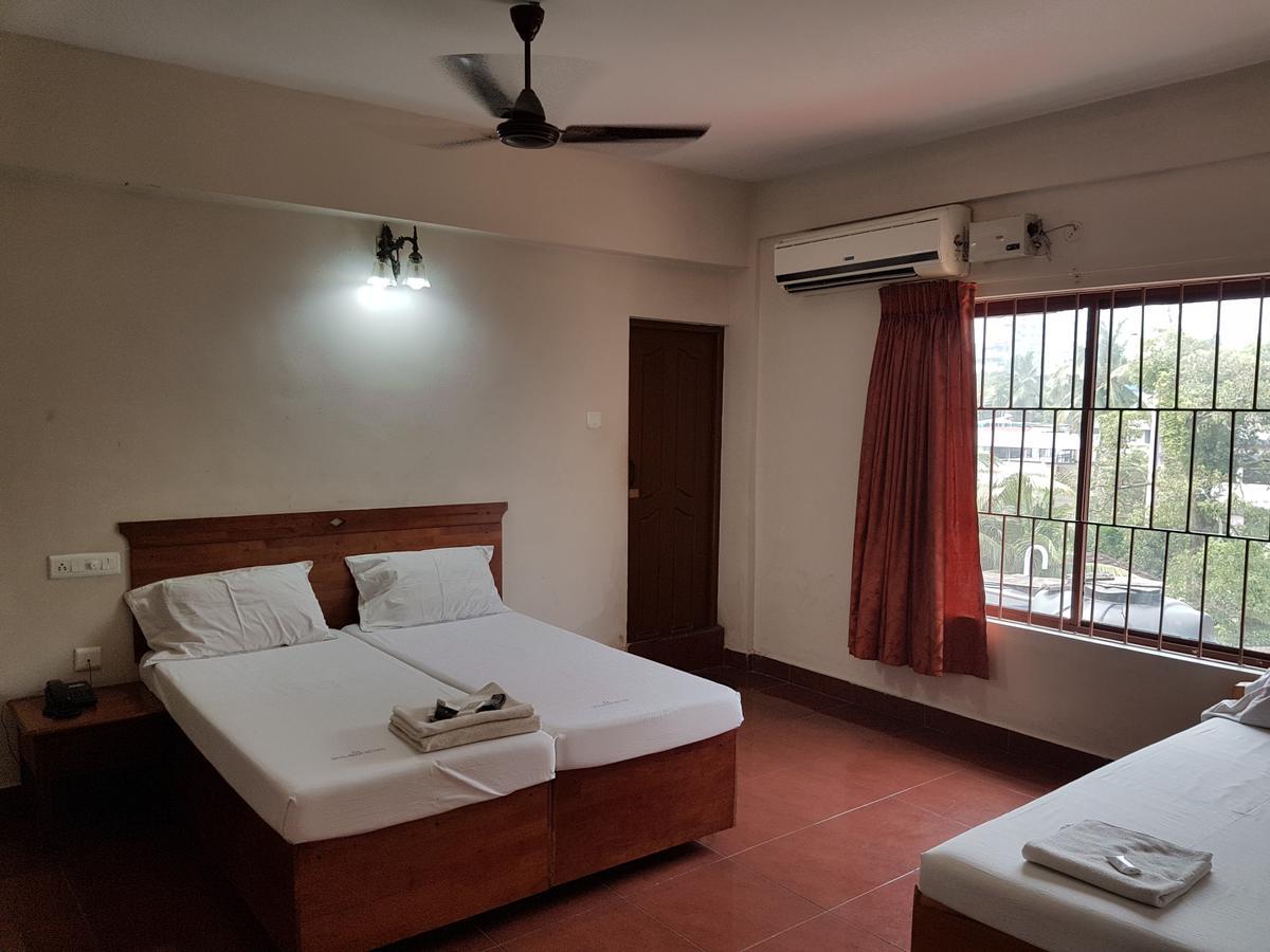Hotel Shalimar Metro Kochi Zewnętrze zdjęcie
