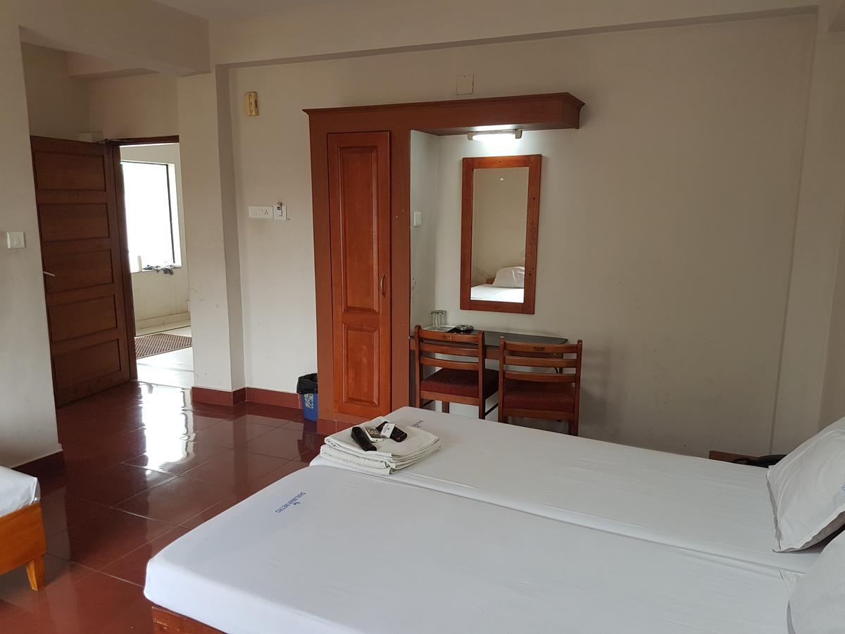 Hotel Shalimar Metro Kochi Zewnętrze zdjęcie