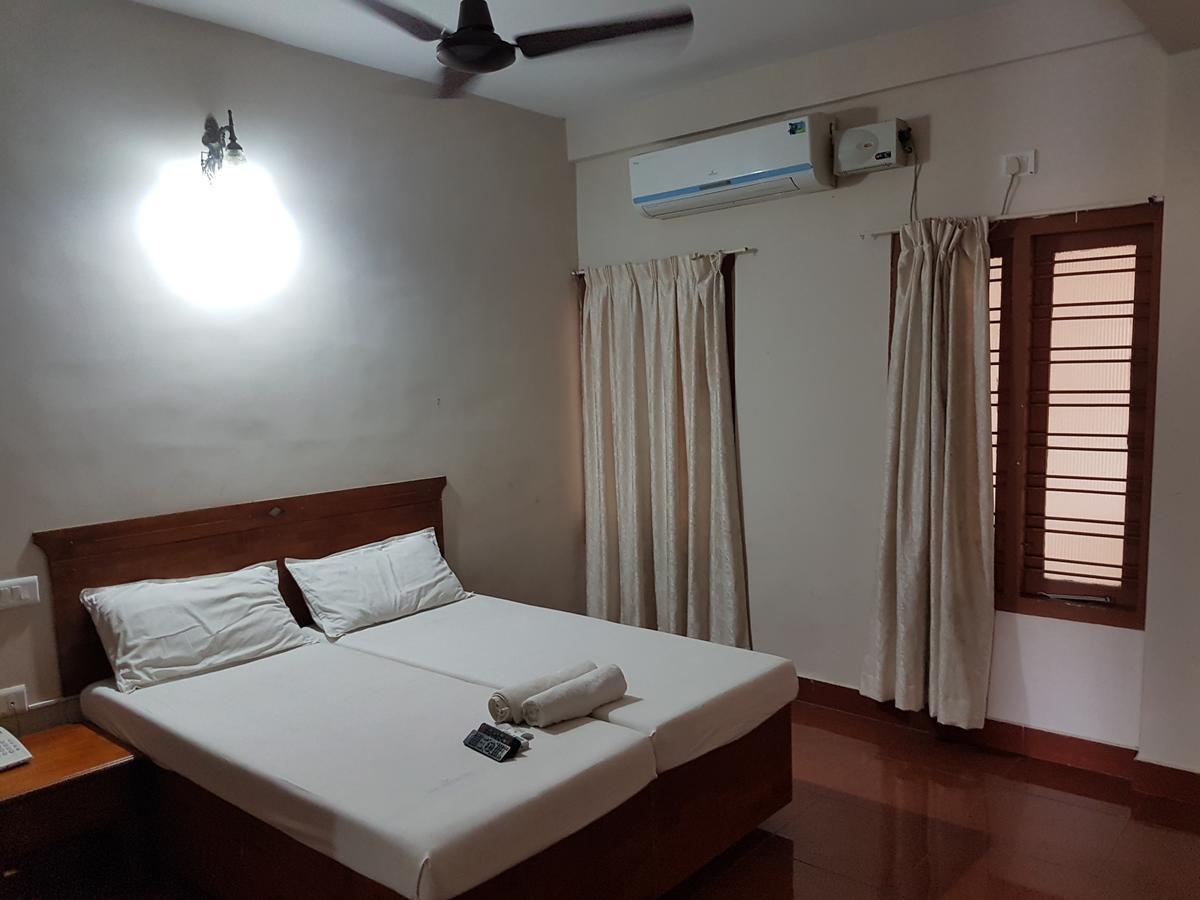 Hotel Shalimar Metro Kochi Zewnętrze zdjęcie